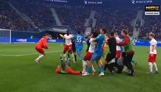 标题：俄罗斯杯大规模冲突的体育赛事：激情四溢的竞技场(图1)